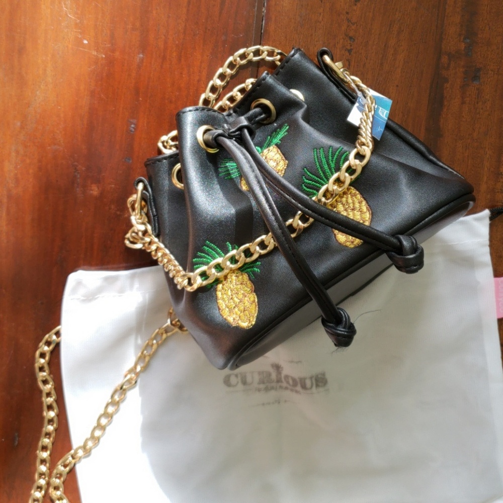 Organic Adorable  SM Cross body purse black